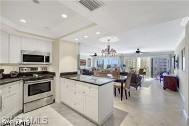 1 Bluebill AVE 707, Naples, FL 34108