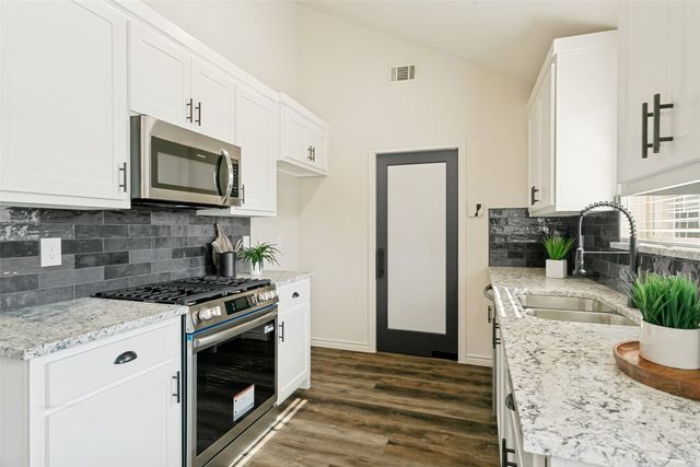 2212 Silverthorn Lane, Flower Mound, TX 75028