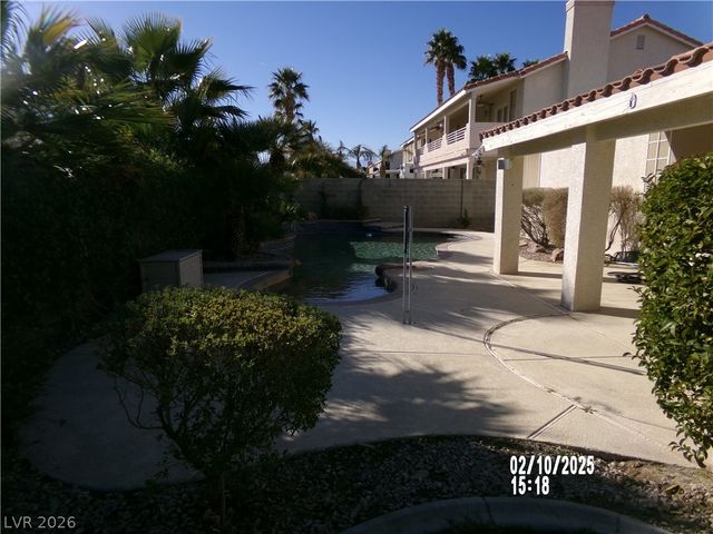 915 DOVER GLEN Drive 0, North Las Vegas, NV 89031