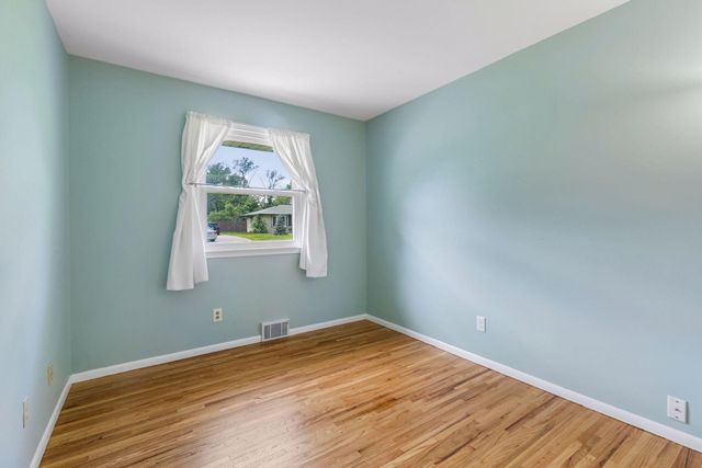 5821 5th Street NE, Fridley, MN 55432