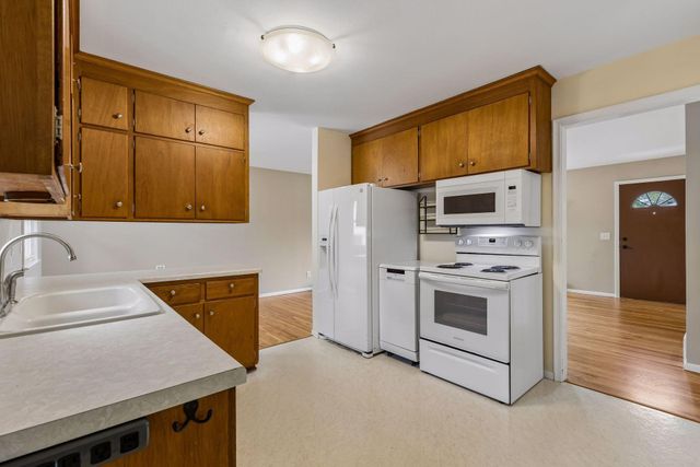 5821 5th Street NE, Fridley, MN 55432