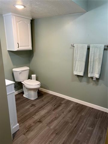 14690 E Redcoat Road, Nevada, MO 64772