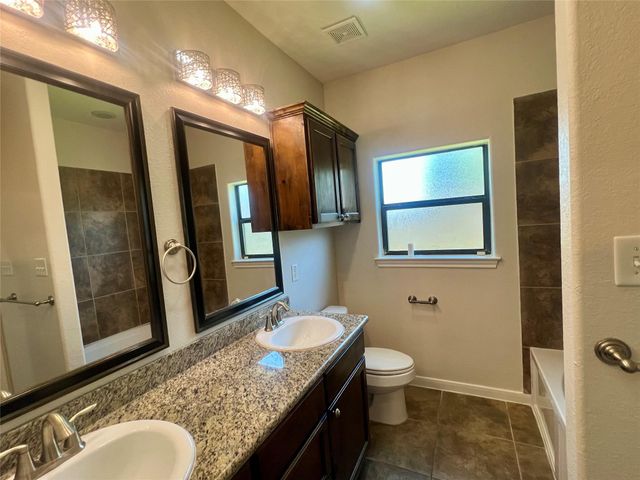 2212 Dove Haven Lane, League City, TX 77573