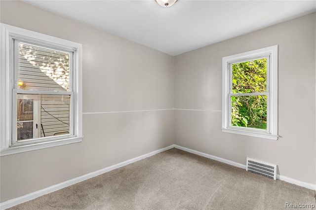 25477 Hopkins Street, Dearborn Heights, MI 48125