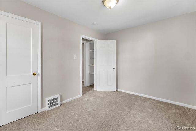 25477 Hopkins Street, Dearborn Heights, MI 48125