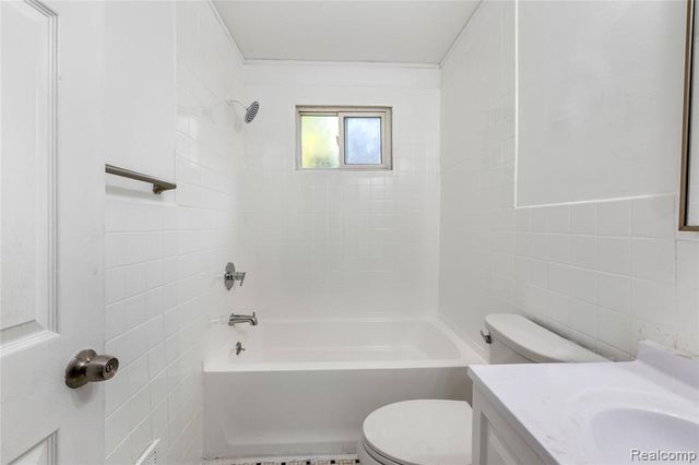 25477 Hopkins Street, Dearborn Heights, MI 48125
