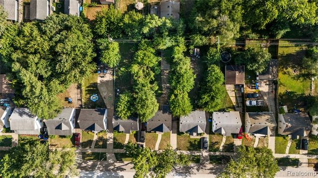 25477 Hopkins Street, Dearborn Heights, MI 48125
