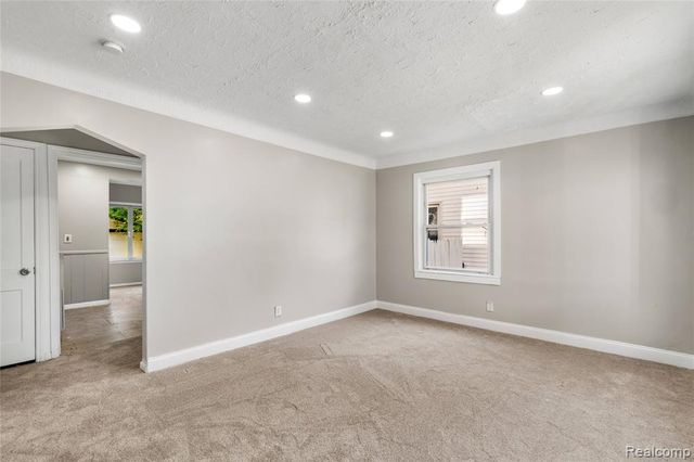 25477 Hopkins Street, Dearborn Heights, MI 48125