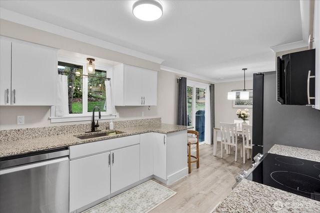 13425 N Echo Lake Road, Snohomish, WA 98296