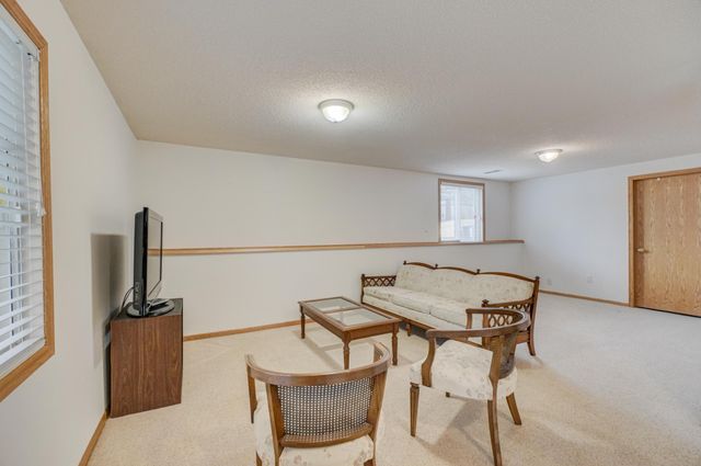 5170 Upper 141st Street W, Apple Valley, MN 55124