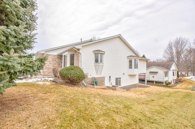 5170 Upper 141st Street W, Apple Valley, MN 55124