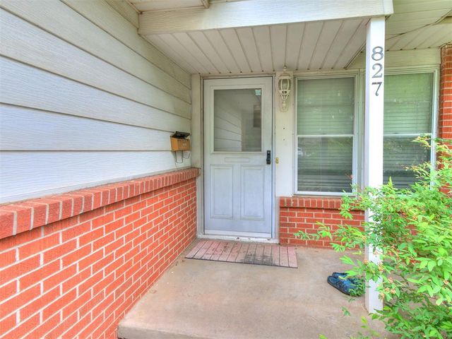827 W Berry Road, Norman, OK 73069