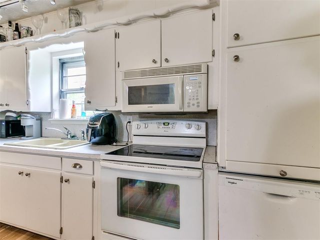 827 W Berry Road, Norman, OK 73069