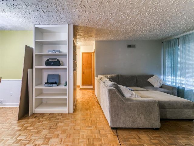 827 W Berry Road, Norman, OK 73069