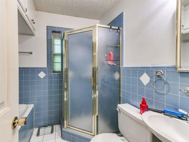 827 W Berry Road, Norman, OK 73069