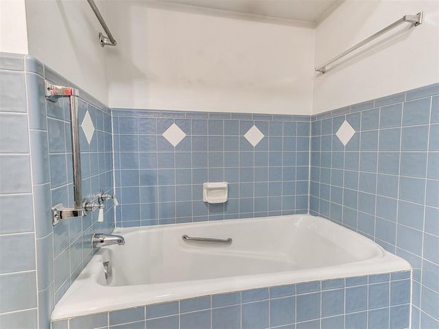827 W Berry Road, Norman, OK 73069