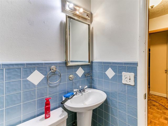827 W Berry Road, Norman, OK 73069