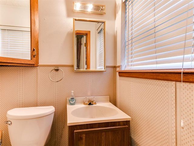 827 W Berry Road, Norman, OK 73069