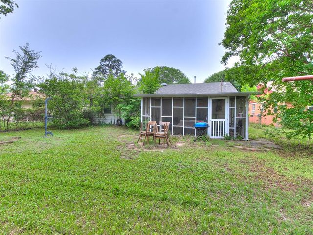 827 W Berry Road, Norman, OK 73069