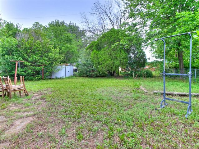 827 W Berry Road, Norman, OK 73069