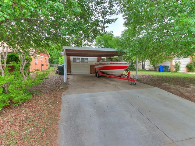 827 W Berry Road, Norman, OK 73069