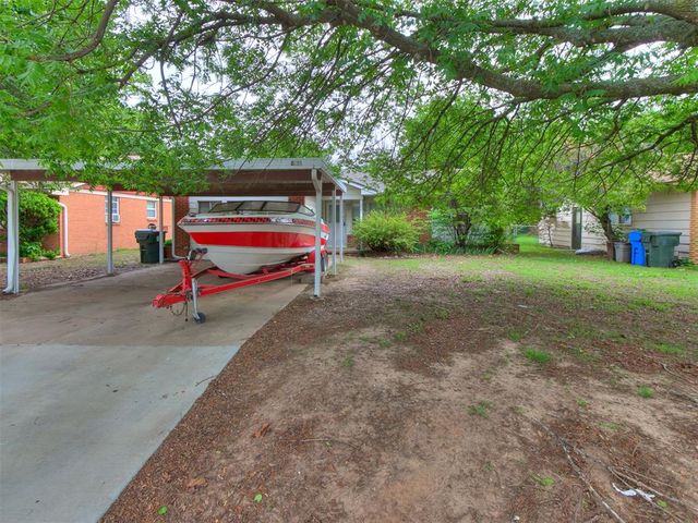827 W Berry Road, Norman, OK 73069