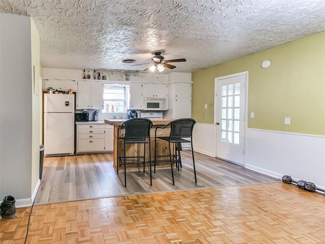 827 W Berry Road, Norman, OK 73069