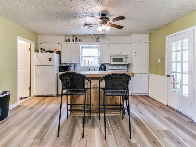 827 W Berry Road, Norman, OK 73069