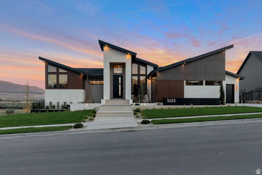 1023 W REINING WAY, Riverton, UT 84065