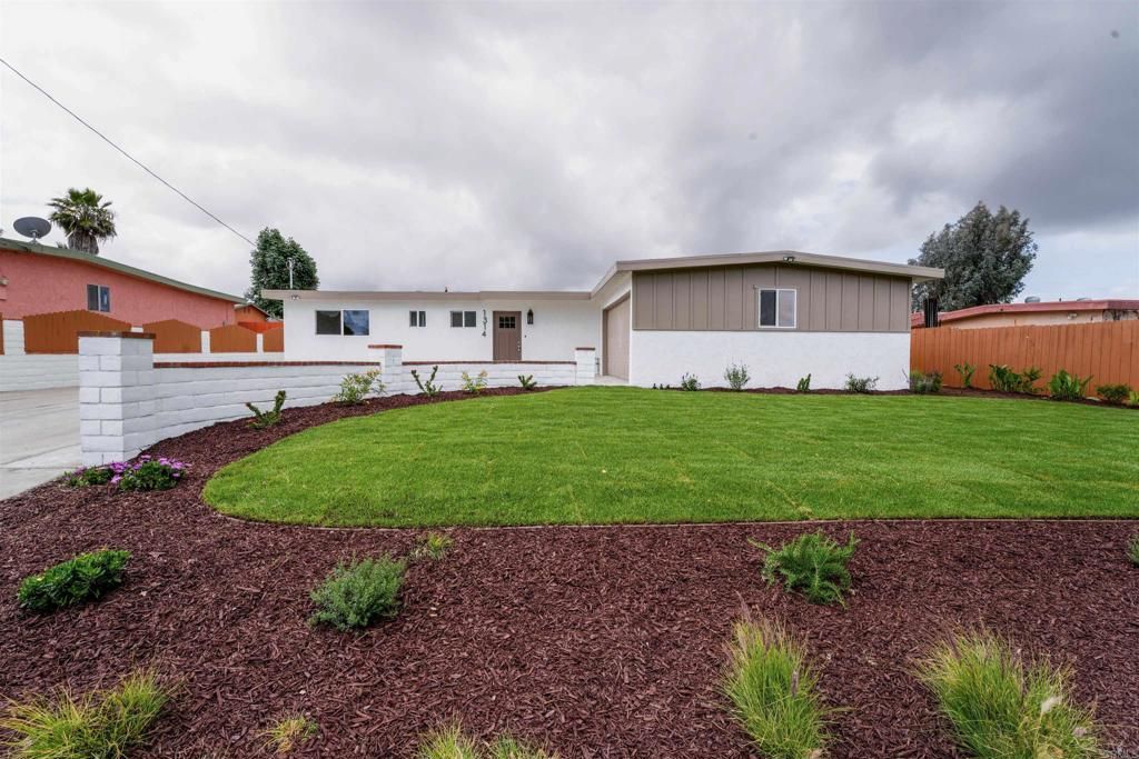 Image 15 of property listing at 1314 Bluegrass Road, Vista, CA 92083