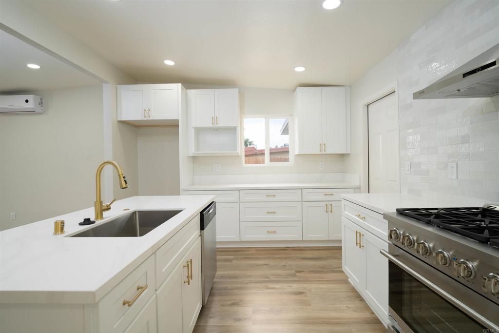 Image 3 of property listing at 1314 Bluegrass Road, Vista, CA 92083