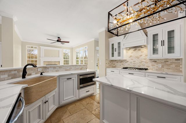 14882 Gingham Rd, Montgomery, TX 77356