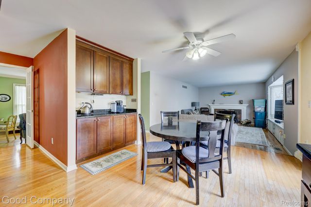 35868 Smithfield Court, Farmington, MI 48335