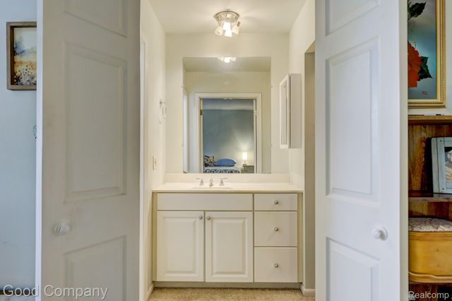35868 Smithfield Court, Farmington, MI 48335