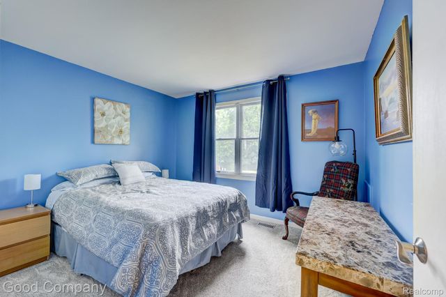 35868 Smithfield Court, Farmington, MI 48335