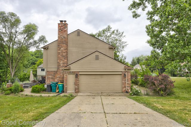 35868 Smithfield Court, Farmington, MI 48335