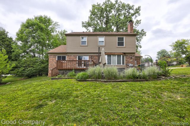 35868 Smithfield Court, Farmington, MI 48335