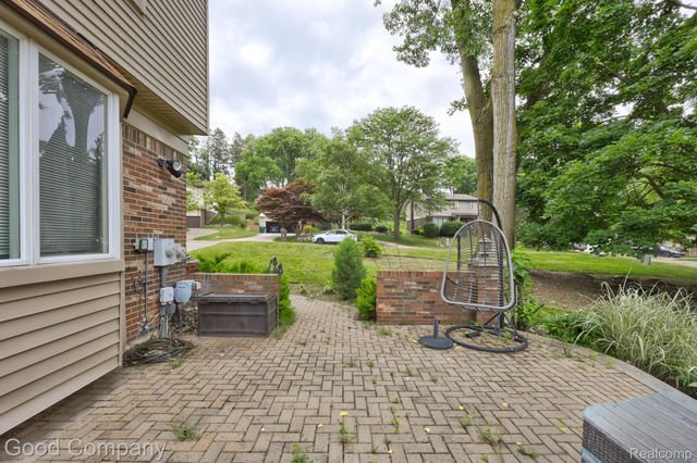 35868 Smithfield Court, Farmington, MI 48335