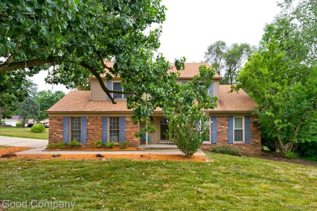 35868 Smithfield Court, Farmington, MI 48335