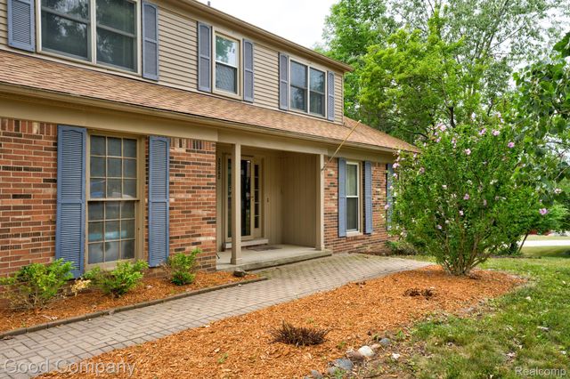 35868 Smithfield Court, Farmington, MI 48335