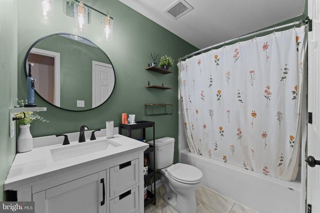 20 N SCHOOL LN, Souderton, PA 18964