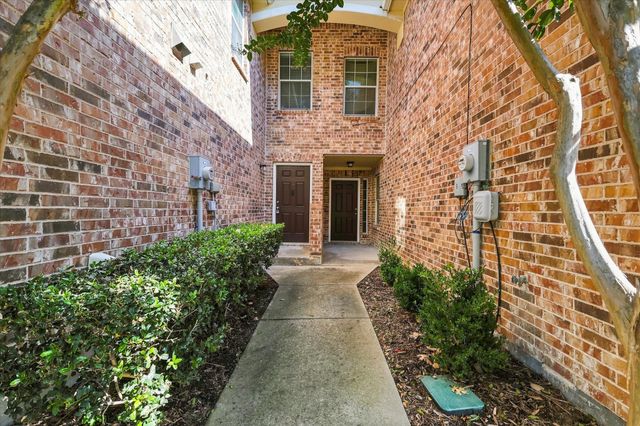 9878 Wake Bridge Drive, Frisco, TX 75035