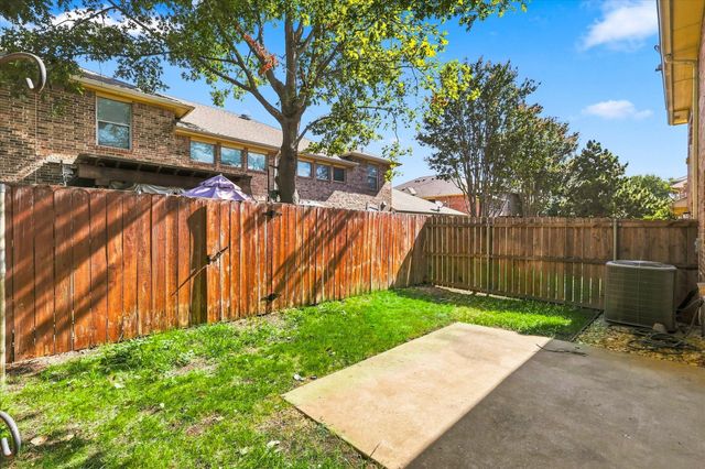 9878 Wake Bridge Drive, Frisco, TX 75035