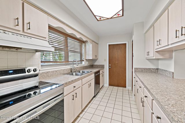 105 Hedgegrove Avenue, Satellite Beach, FL 32937