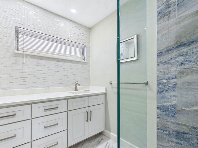 409 4TH AVENUE N, Tierra Verde, FL 33715