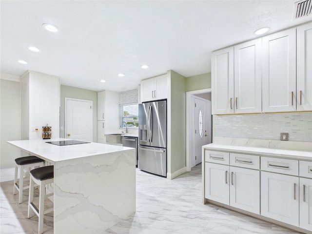 409 4TH AVENUE N, Tierra Verde, FL 33715
