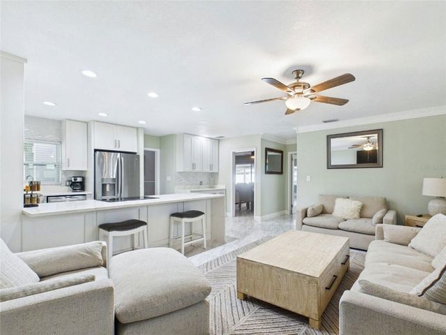409 4TH AVENUE N, Tierra Verde, FL 33715