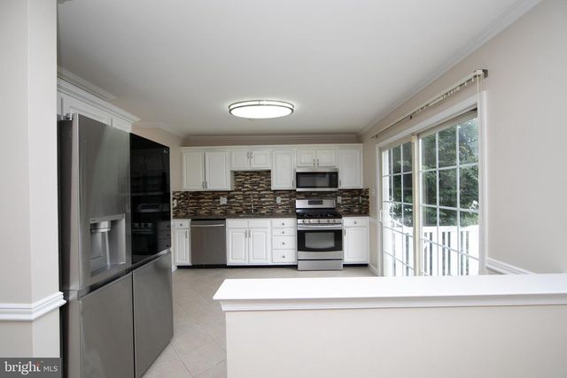 1801 BEACON HILL DR, Sicklerville, NJ 08081