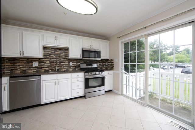 1801 BEACON HILL DR, Sicklerville, NJ 08081