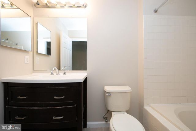 1801 BEACON HILL DR, Sicklerville, NJ 08081